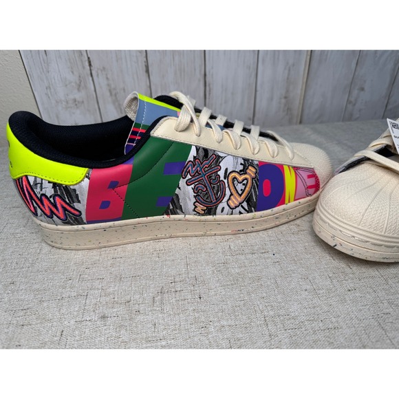 NWT adidas Superstar Pride Graphic Sneakers – GX6395 – Men's 12 - Picture 5 of 9